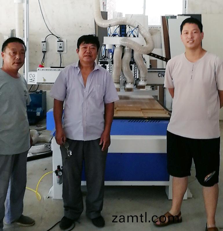 檯(tai)前(qian)客(ke)戶(hù)(hu)四工(gong)序(xu)開(kāi)料(liao)機(ji)