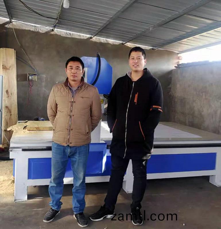 陝西(xi)漢中(zhong)1825木(mu)工(gong)鵰(diao)刻機(ji)