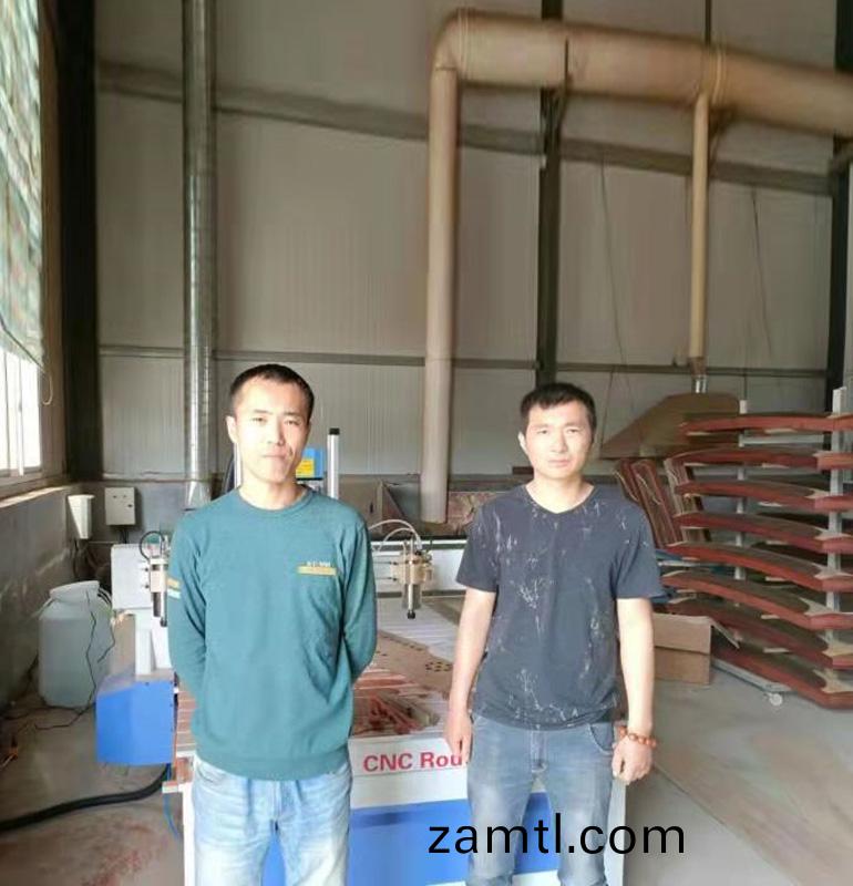 山(shan)東菏澤1325木工(gong)鵰刻(ke)機