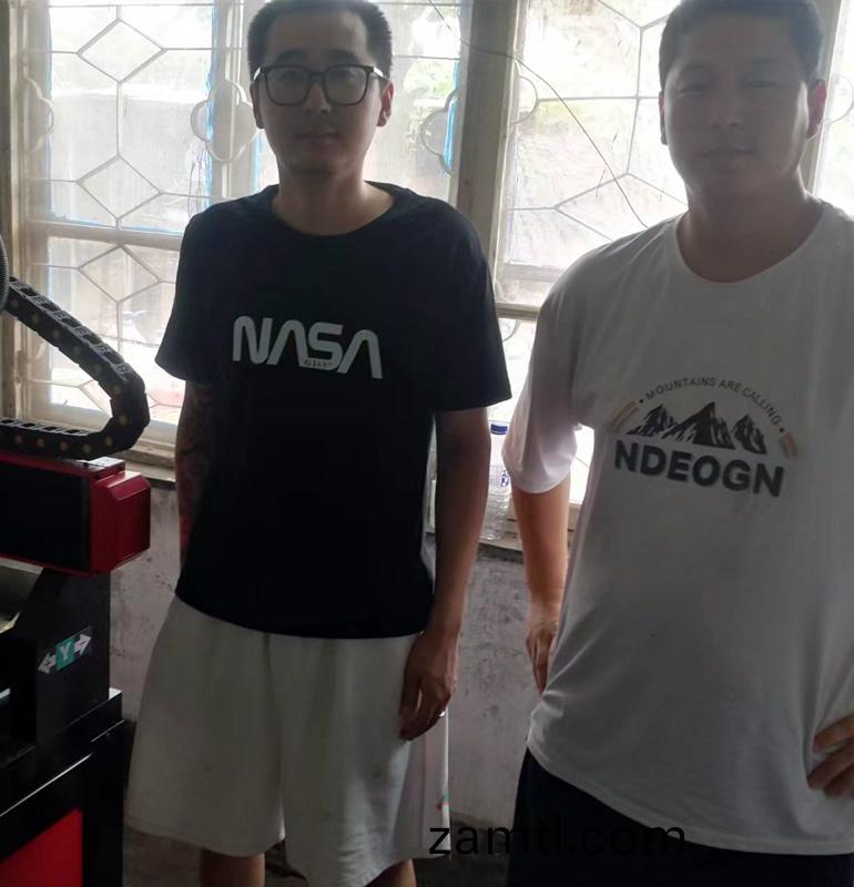 山東(dong)濰坊(fang)印章(zhang)玉石鵰刻機(ji)