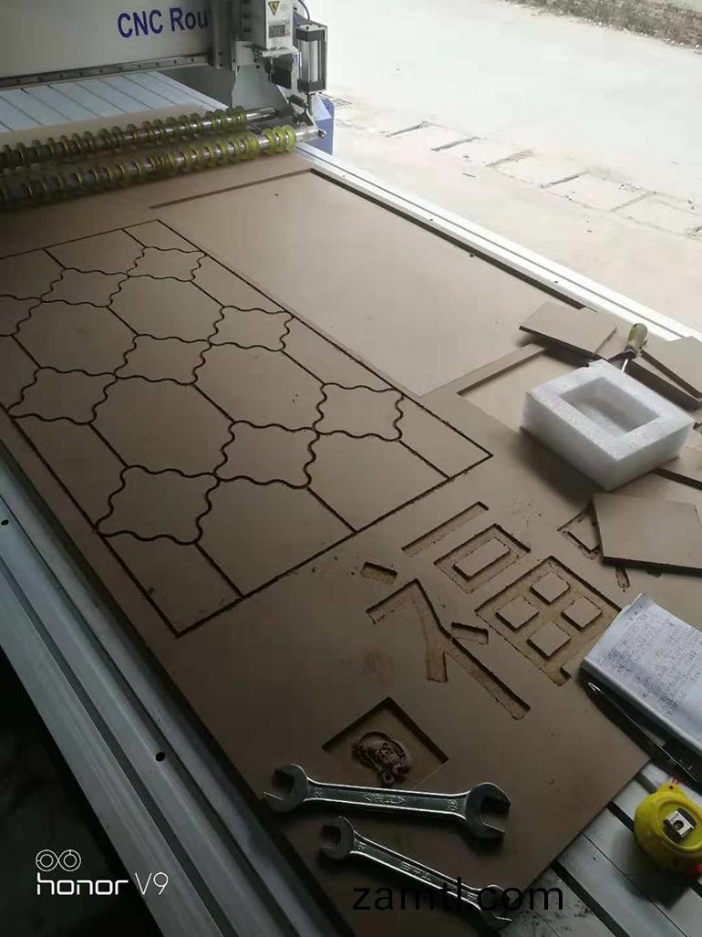 多工(gong)序數(shu)控鵰刻機(ji)樣品(pin)展(zhan)示(圖2) 多(duo)工序(xu)數控鵰刻機樣(yang)品(pin)展(zhan)示(shi)(圖2)