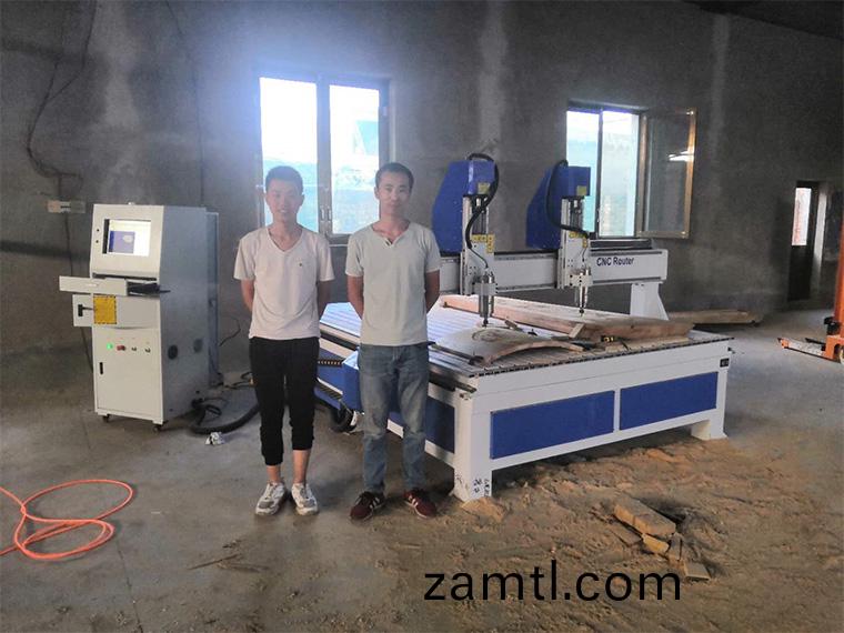 山西(xi)晉(jin)中1825獨立(li)雙(shuang)頭(tou)數(shu)控(kong)鵰(diao)刻(ke)機(ji)(圖(tu)1)