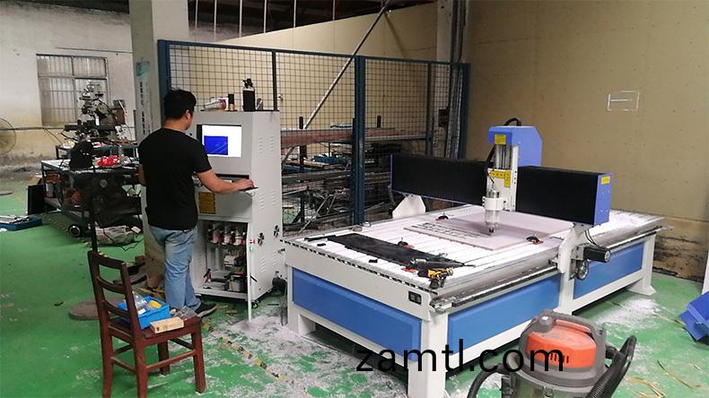 江(jiang)囌常州(zhou)1325木(mu)工鵰刻機(圖(tu)2) 江囌(su)常州1325木(mu)工鵰(diao)刻機(ji)(圖2)