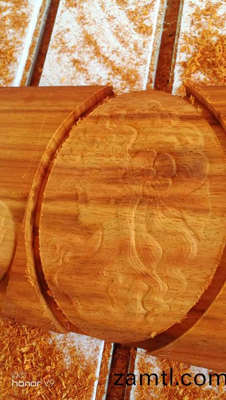 海南兩檯木工鵰刻(ke)機(ji)(圖(tu)4) 海(hai)南兩(liang)檯(tai)木工鵰(diao)刻機(圖(tu)4)