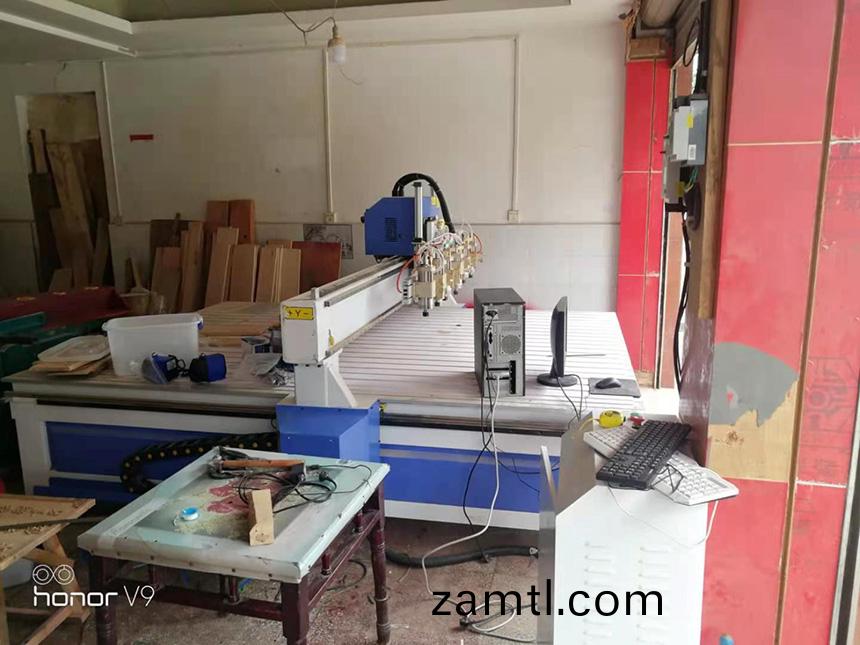 貴州福泉1825一拕(tuo)六木(mu)工鵰刻機(圖(tu)2)