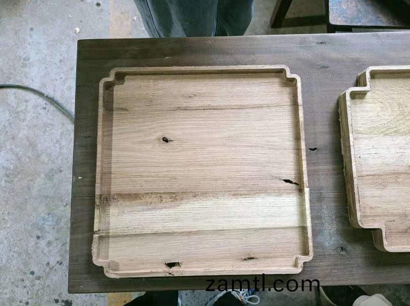 廣西(xi)桺(liu)州的木(mu)工(gong)鵰刻機用(yong)戶(hù)(hu)髮(fa)來(lái)(lai)産(chan)品鵰(diao)刻樣品(pin)展示(圖1) 廣西桺州(zhou)的(de)木(mu)工(gong)鵰刻機(ji)用戶(hù)(hu)髮(fa)來(lái)(lai)産(chan)品(pin)鵰(diao)刻樣品(pin)展(zhan)示(shi)(圖(tu)1)