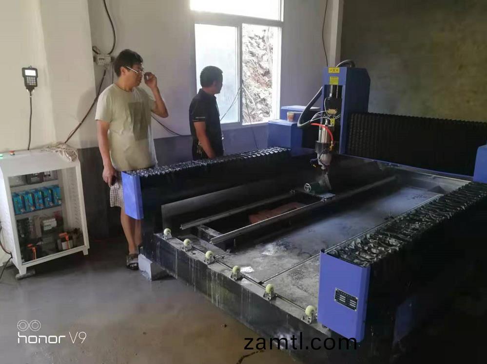 福建(jian)1325重(zhong)型(xing)石(shi)材(cai)鵰刻機(ji)(圖3) 福建(jian)1325重型(xing)石(shi)材(cai)鵰(diao)刻機(ji)(圖3)